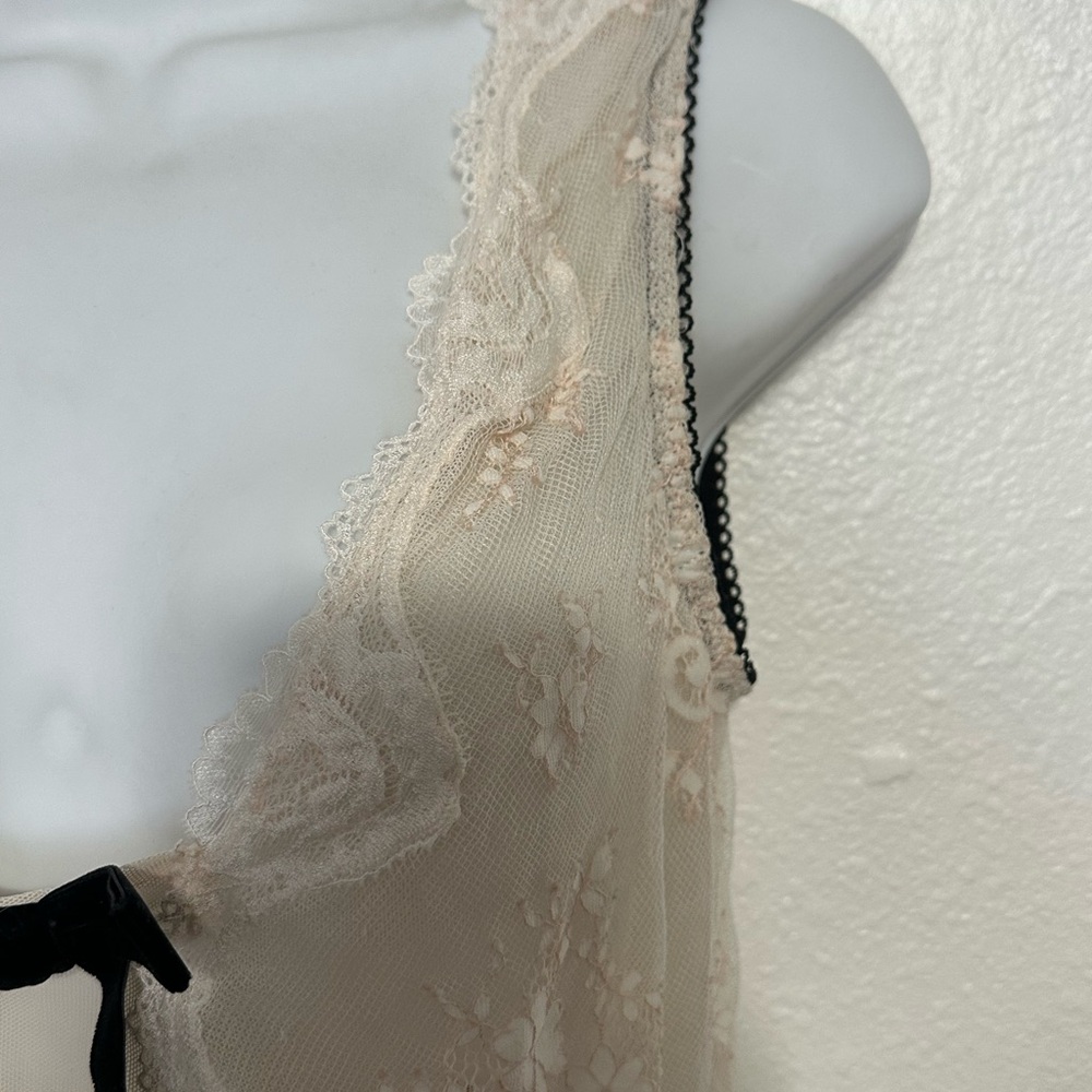 Victoria's Secret Cream Lace Lingerie romantic bodysuit black velvet trim - Picture 7 of 11